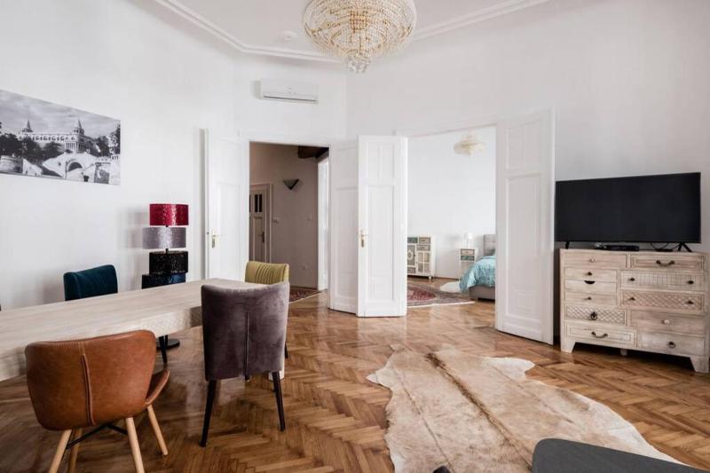 Oktober 6/8 Apartment - image 7