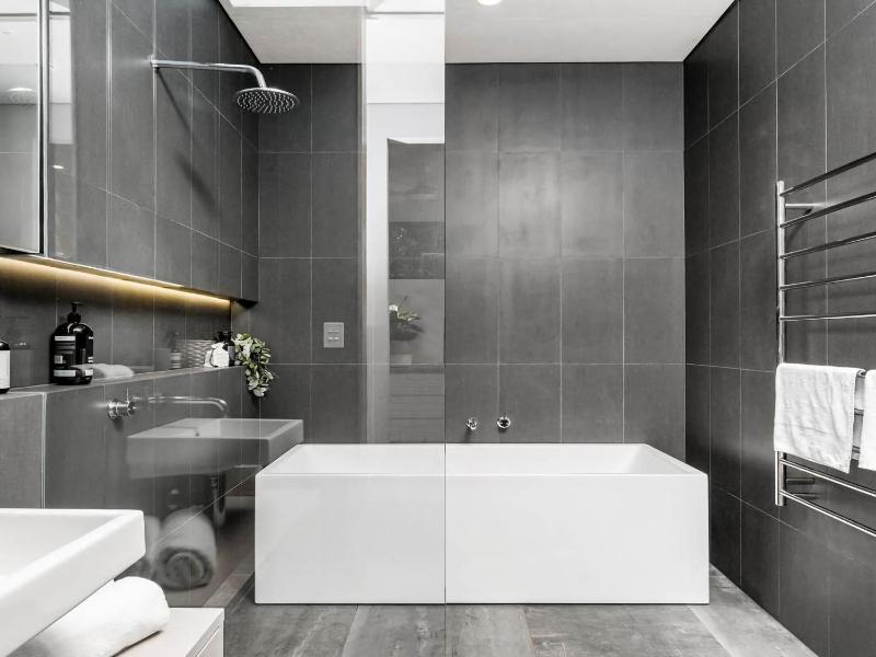 Tallowood - luxury beach house with pool & studio - image 2
