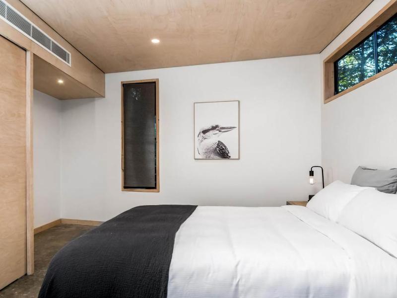 Tallowood - luxury beach house with pool & studio - image 12