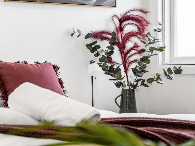 Alkira - Boutique cottage - Walk to Clarkes Beach - image 5