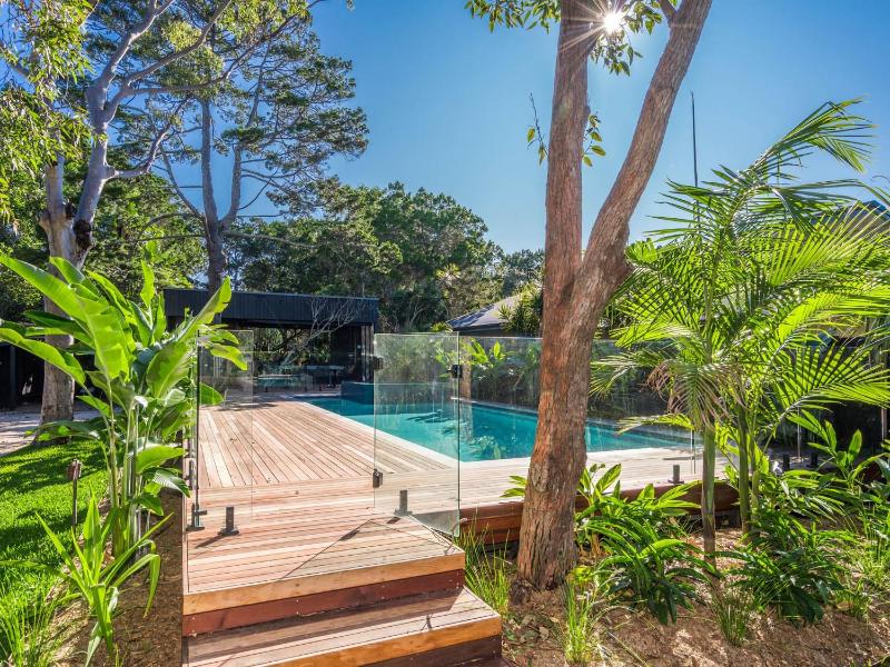 Tallowood - luxury beach house with pool & studio - image 7