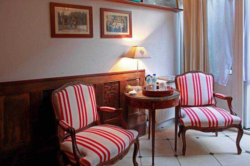 Double Room image 4