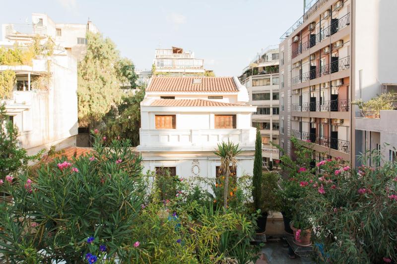Enticing Cosy Rooftop Studio Athens Centre! EP9T - image 5