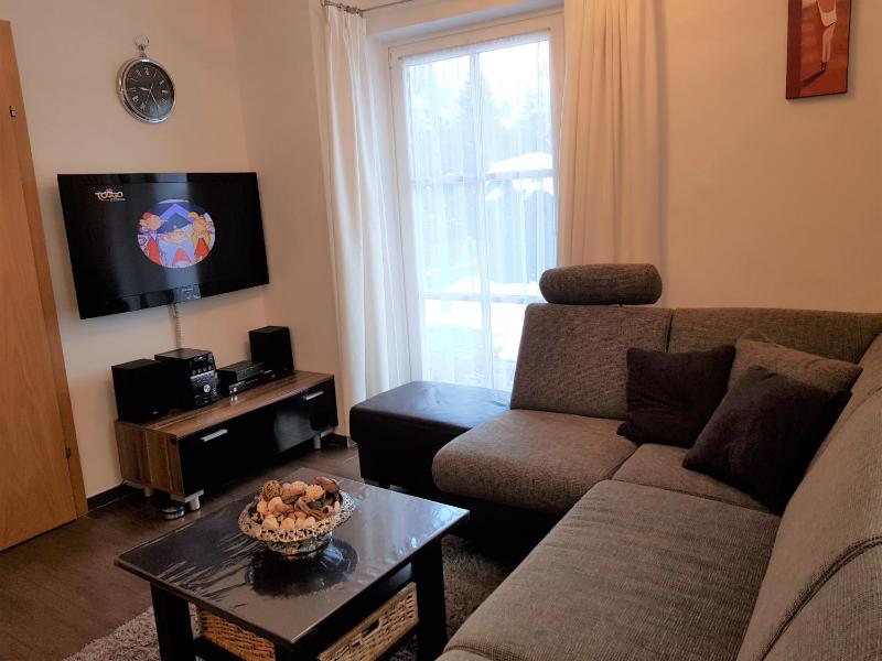 Two-Bedroom Apartment with Terrace (4 adults + 2 children) image 4