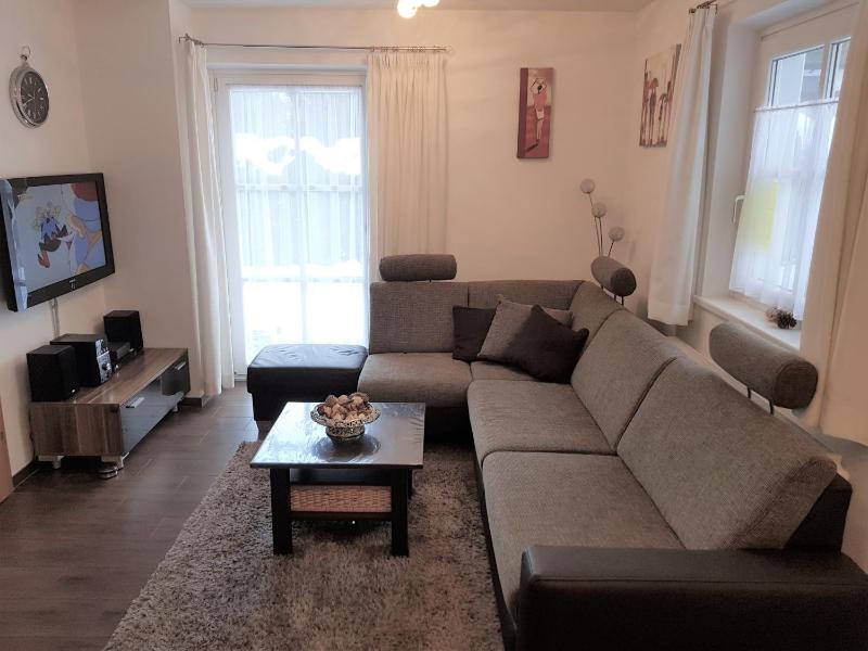 Two-Bedroom Apartment with Terrace (4 adults + 2 children) image 3
