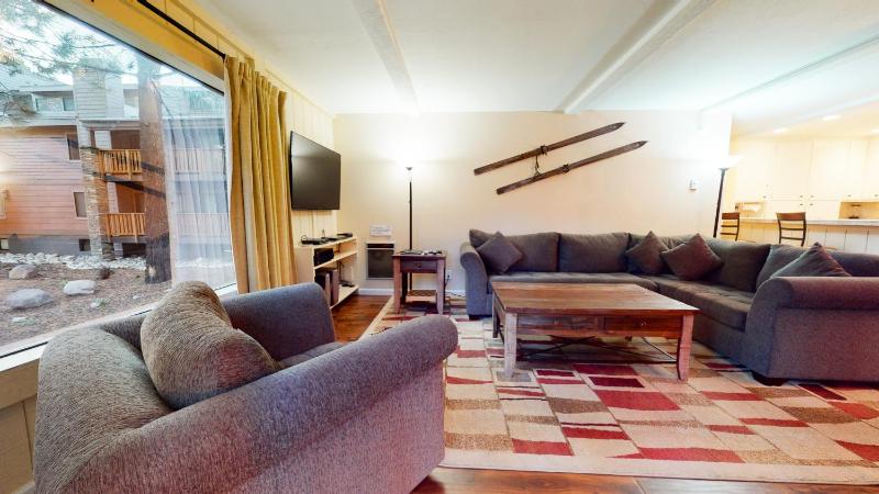 Summit 49 Apartment - image 6
