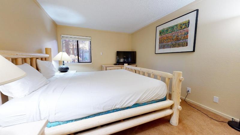 Summit 49 Apartment - image 31
