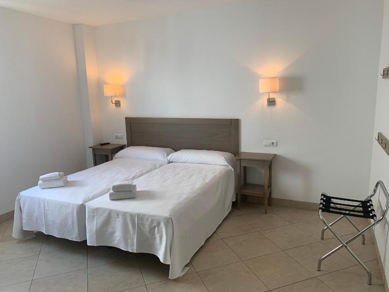 Twin Room - Disability Access image 1