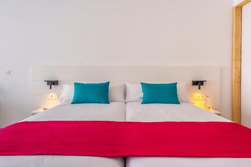 Junior Suite with Terrace - Disability Access image 2
