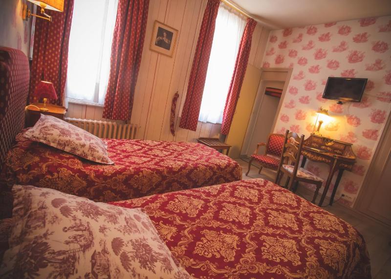 Twin Room image 4