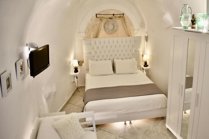  Pelagos Cave Studio with Indoor Jetted Tub image 4