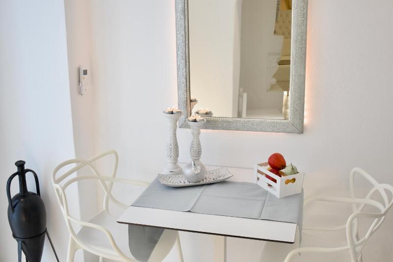  Pelagos Cave Studio with Indoor Jetted Tub image 2