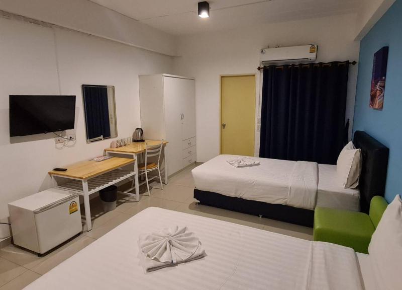 Deluxe Triple Room image 3