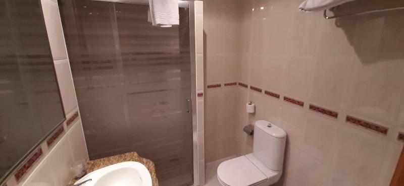Double Room image 4