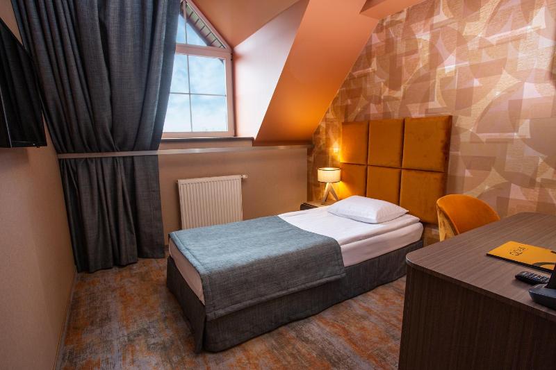 Single Room image 4