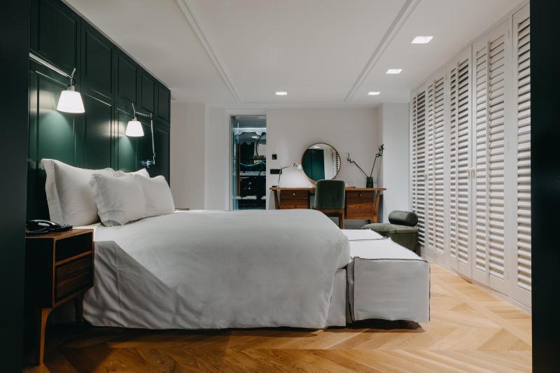 Suite with Garden View image 1