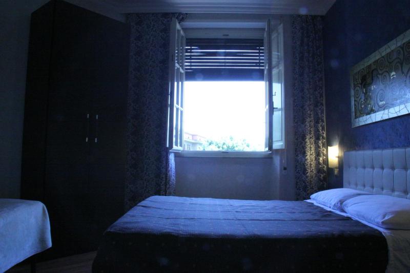 Double Room image 4