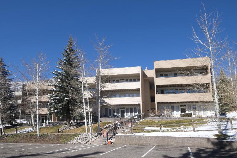 Three-Bedroom Apartment image 3