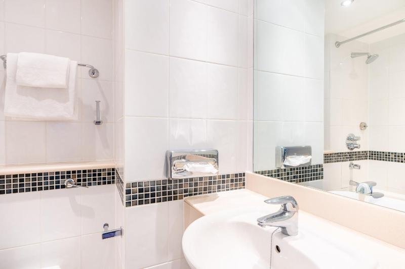 Privilege Double Room With Lake View image 3
