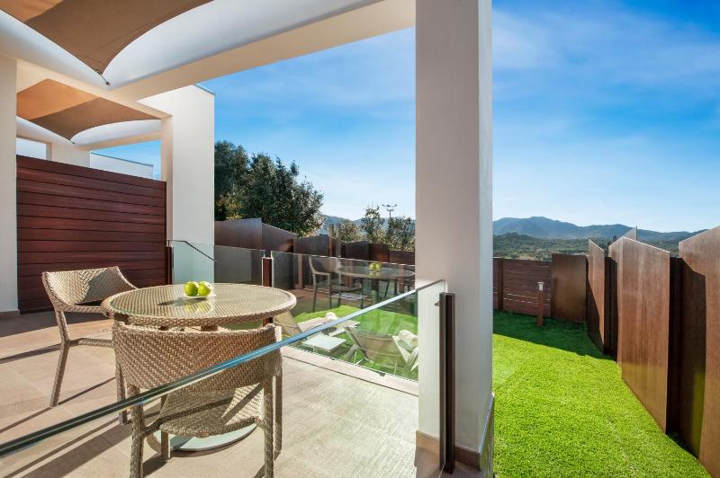 Special Offer - Suite with Private Pool and Private Garden and Massage image 2