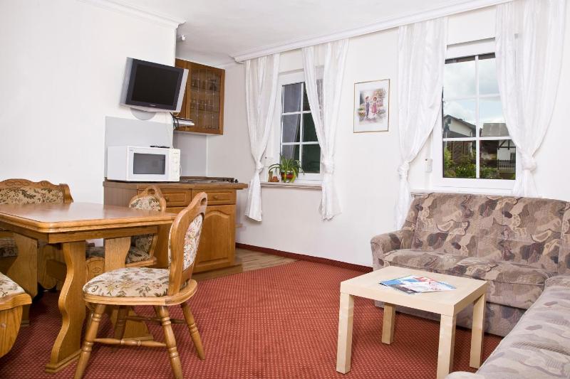 Three-Bedroom Holiday Home  image 4