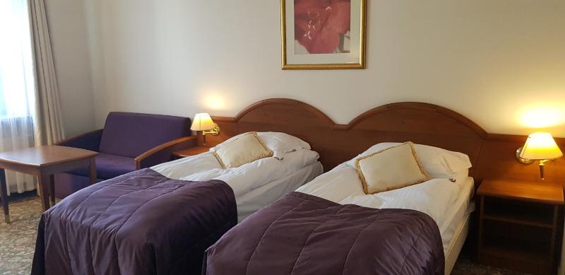 Luxury Triple Room image 1