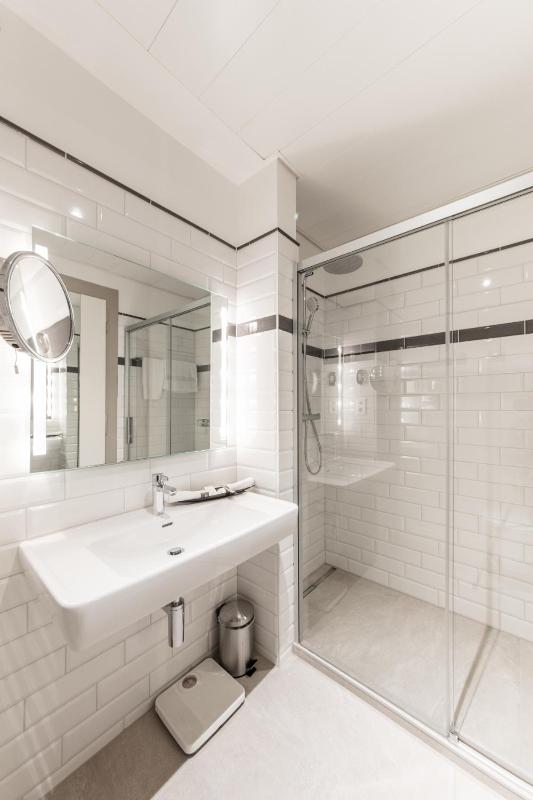 Standard Single Room image 3