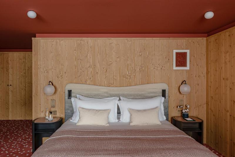 Deluxe Room image 3