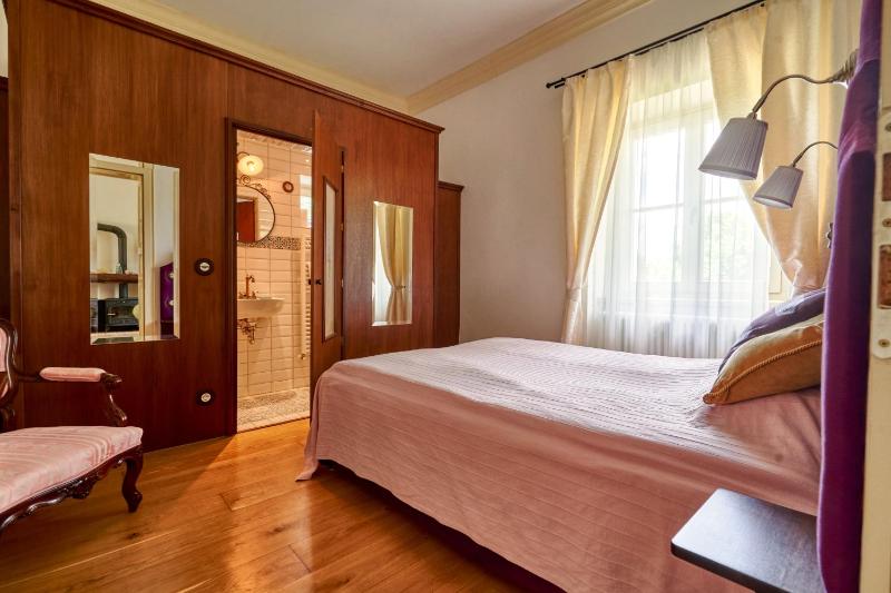 4-Bedroom Holiday Home image 4