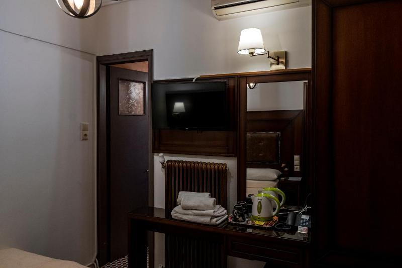 Economy Internal Double Room - No View image 3