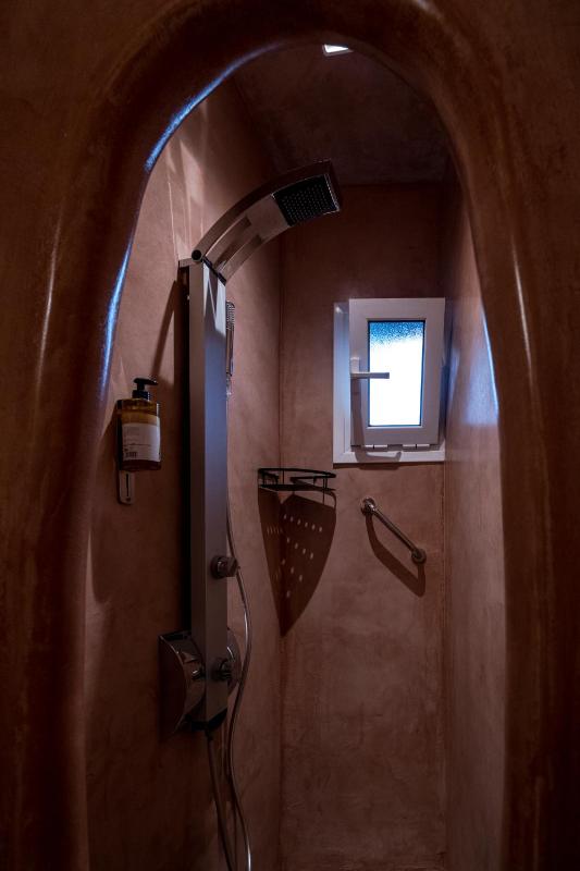 Economy Internal Double Room - No View image 2