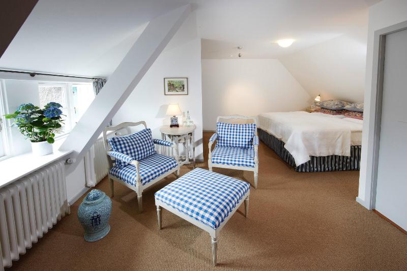 Double Room image 4