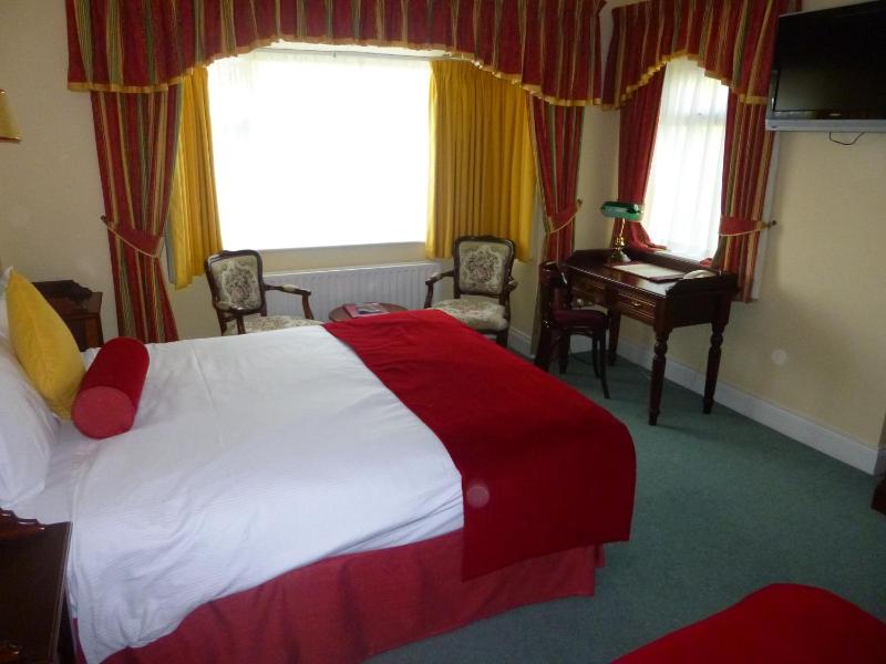 Superior Twin or Double Room image 1