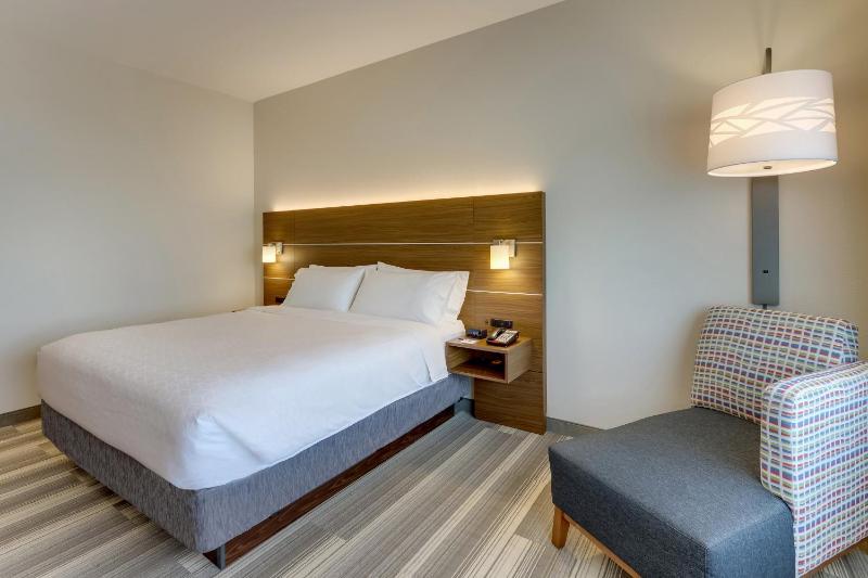 Standard Room image 2
