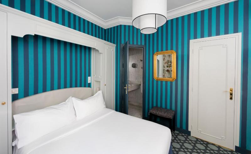 Classic Double Room with Shower image 1