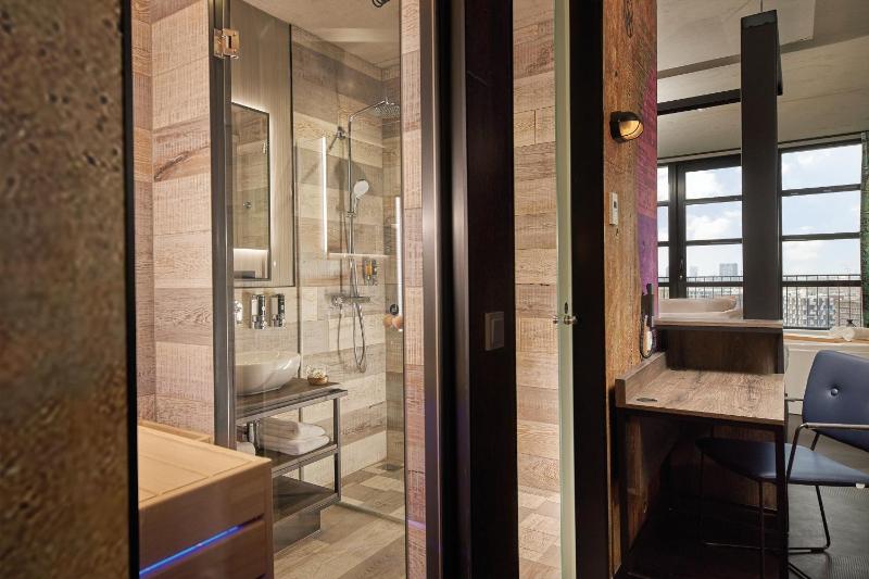 Wellness Room with Sauna image 4