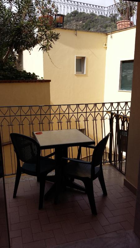 Single Room with Balcony image 3