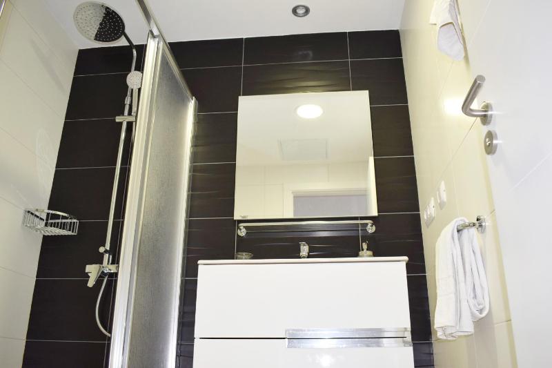 Three-Bedroom Townhouse image 2