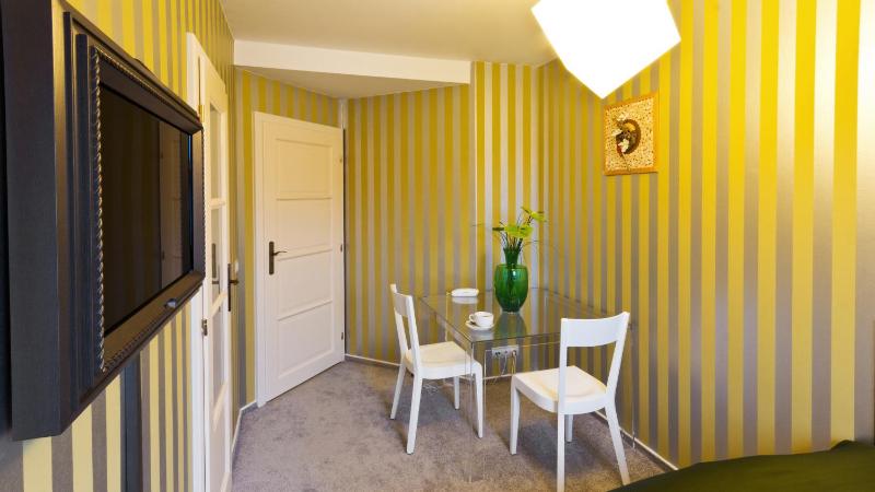 Double Room image 2