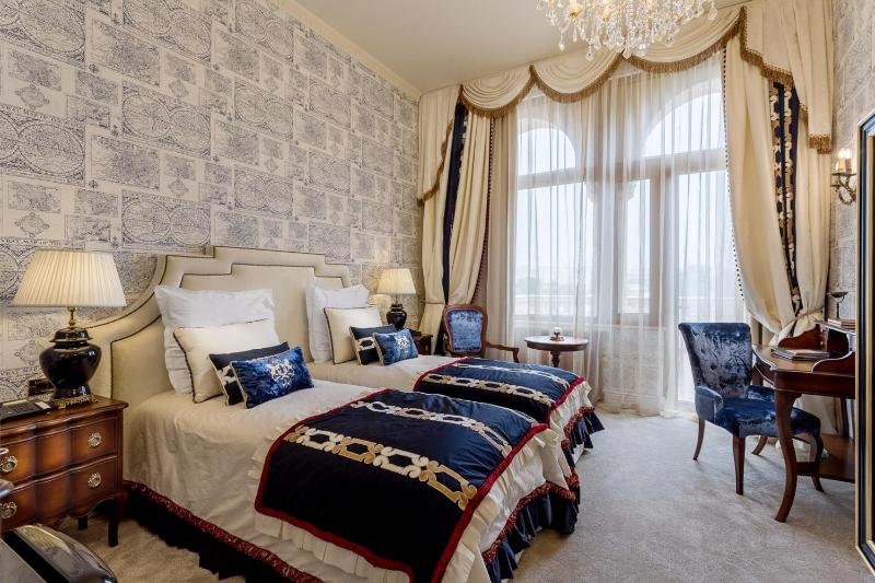 Deluxe Chic Parliament View Room image 1