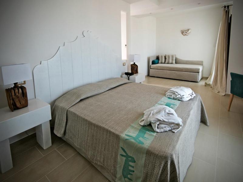 Junior Suite with Balcony and Sea View image 3