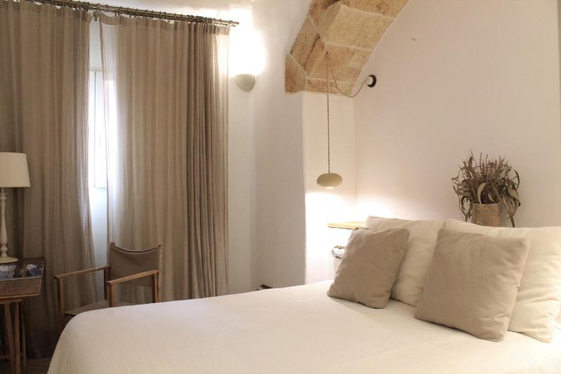 Standard Double Room image 2
