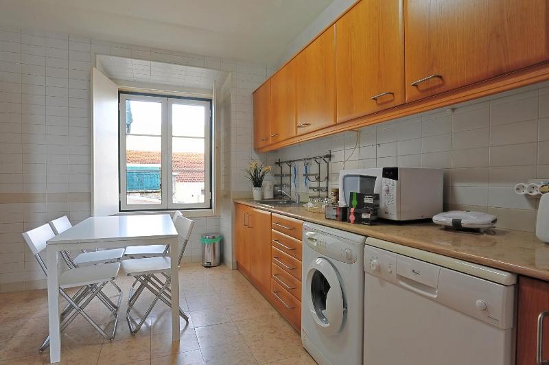 AP 2 - Two Bedroom Apartment Trindade Street image 3