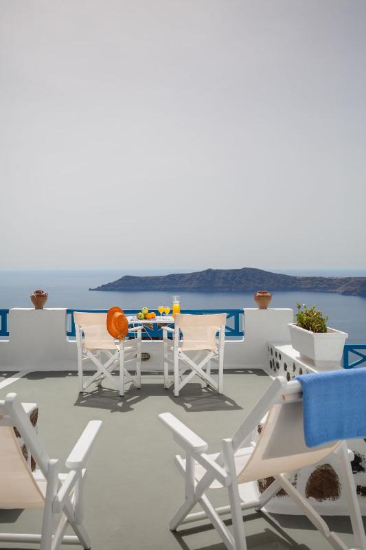 Apartment with Caldera view (4 Adults) image 2