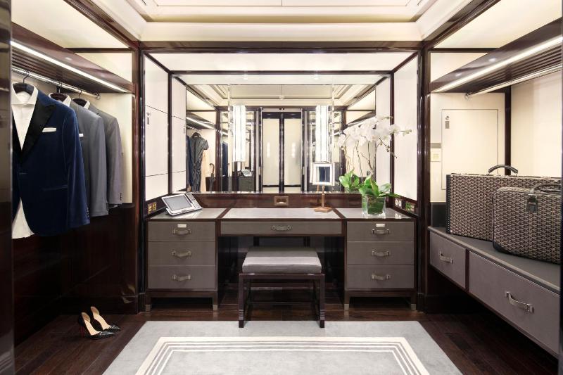 Premier Twin Room image 1