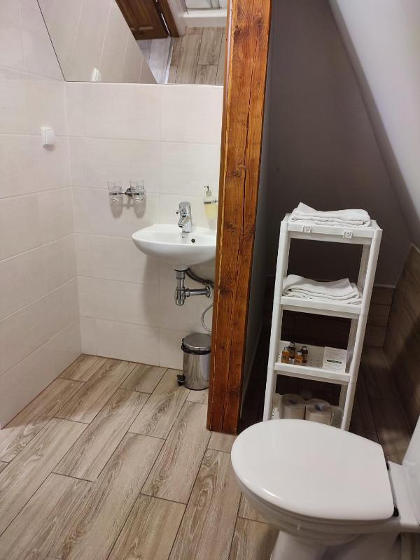 Double Room image 4