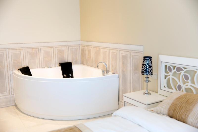 Junior Suite with Waterpark and Spa Access image 3