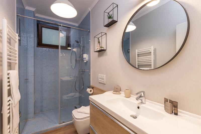 Junior Suite with City View image 2