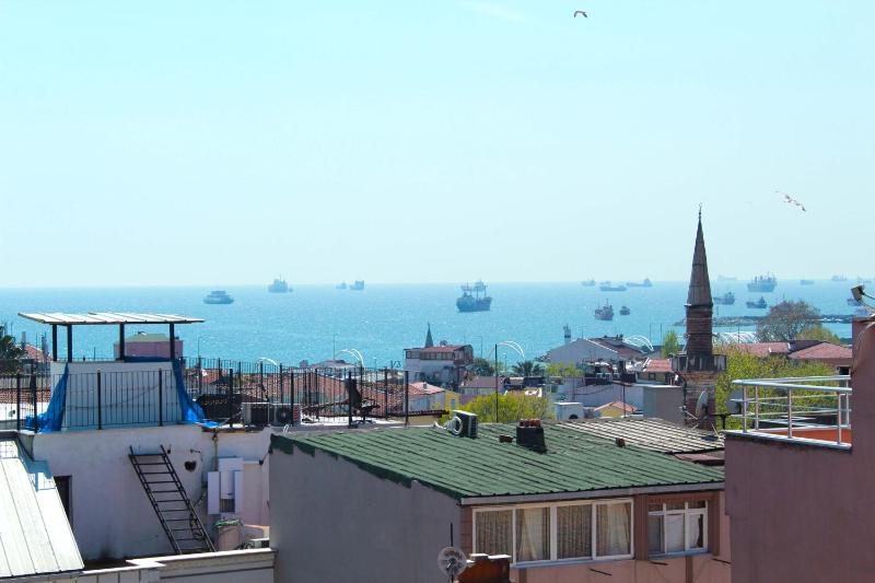 Double Room with Sea View image 2