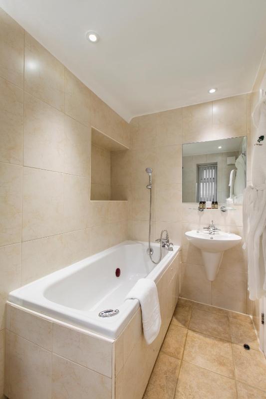 Double Room with Spa Bath image 3